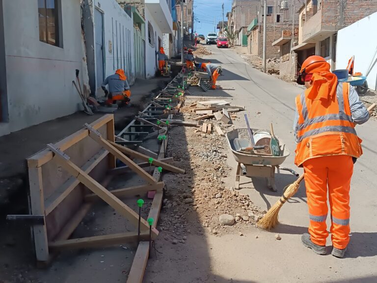 Obras viales en Villa Lourdes alcanzan 80 % de avance