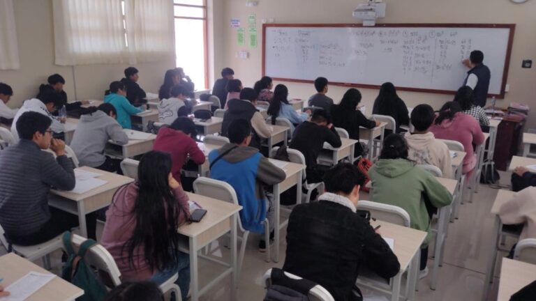 Diez estudiantes de Islay acceden a Beca 18 tras concurso nacional