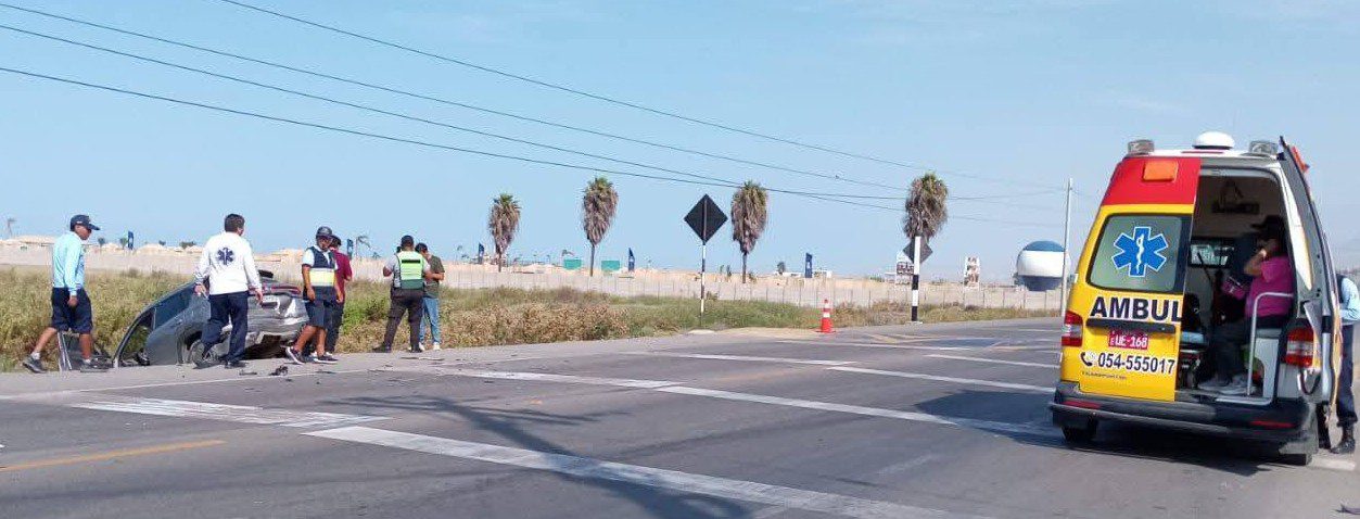 Choque por alcance en la Costanera deja heridos al ingreso a Mejía 1 Accidente Mejia choque por alcance camioneta chilena 27022026 2 La Prensa Regional