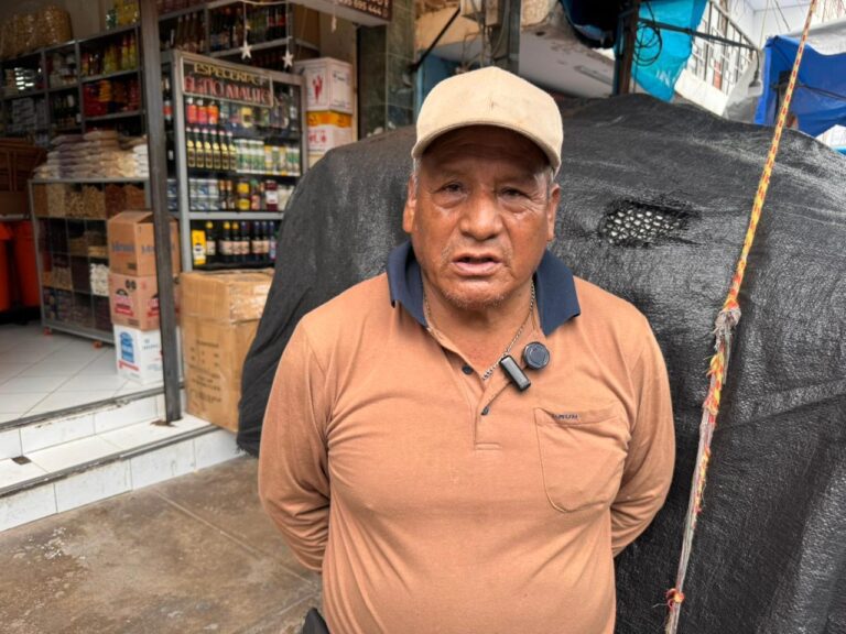 Comerciantes exigen retiro de ambulantes con carretas del Mercado Central