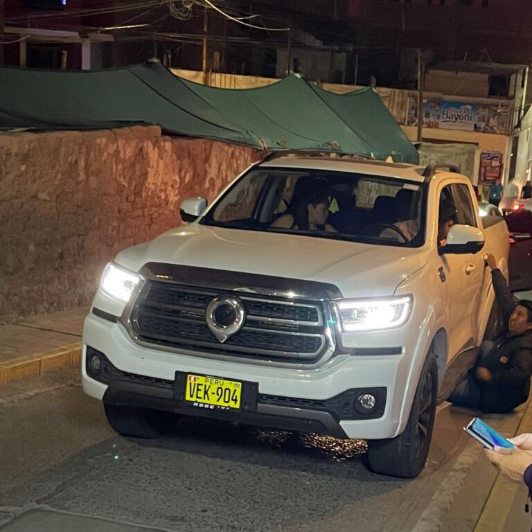 Arrastran a joven tras choque y presunta fuga de camioneta en Moquegua