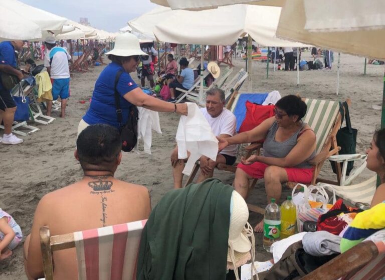RC Puerto Bravo impulsa campaña ambiental en playas de Mollendo