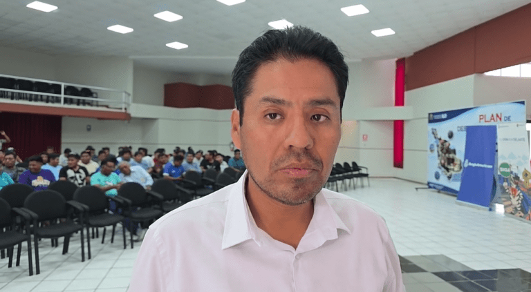 Capacitan a 300 conductores de transporte público en Ilo