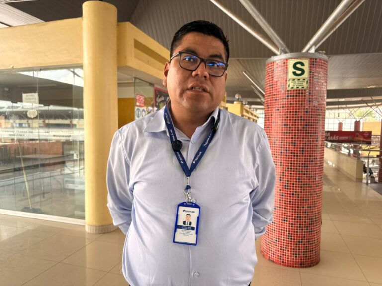 SUTRAN interviene 10 minivanes informales en rutas de Moquegua y Arequipa