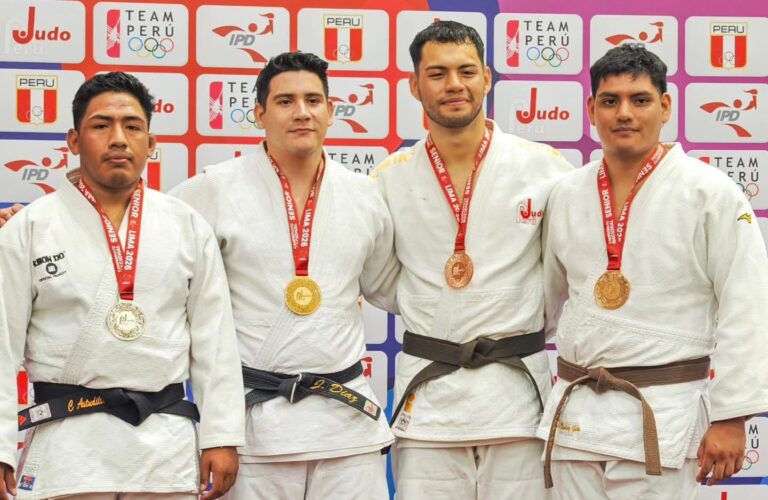 Judokas moqueguanos brillan en campeonato nacional con tres medallas