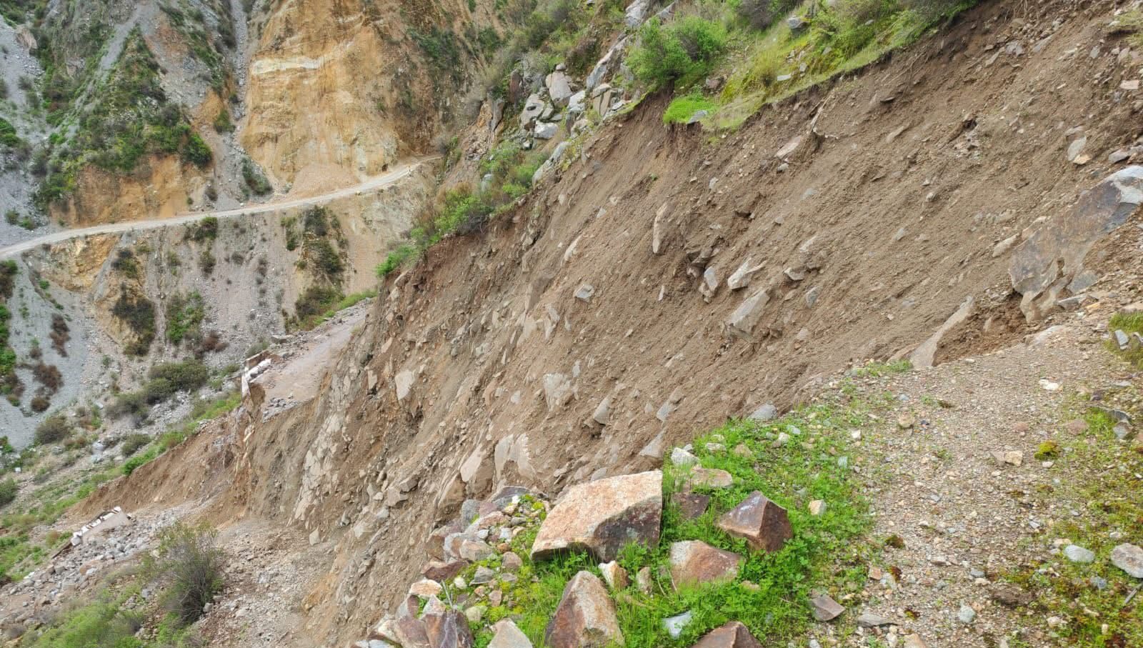 Deslizamiento destruyo extensos tramos de la carretera Muylaque–Sijuaya 22022026 2 e1771897069548 La Prensa Regional