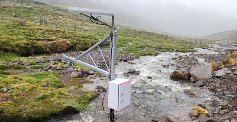 EPS Moquegua fortalece el cuidado del agua con modernos equipos de medición en Asana