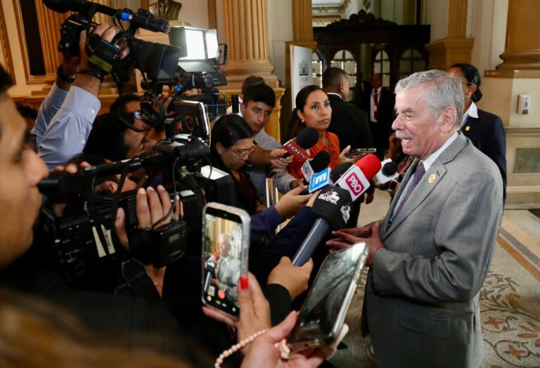 Fernando Rospigliosi defiende leyes del Congreso y cuestiona a jueces por no aplicarlas