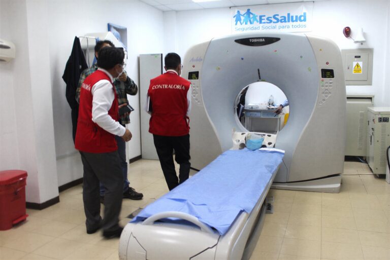 Hospital de EsSalud Moquegua expone a pacientes y médicos a radiación sin control