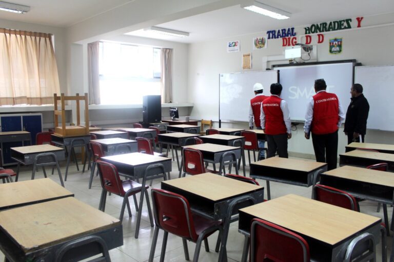 GORE Moquegua iniciaría el año escolar 2026 con colegios inseguros y sin psicólogos, alerta la Contraloría