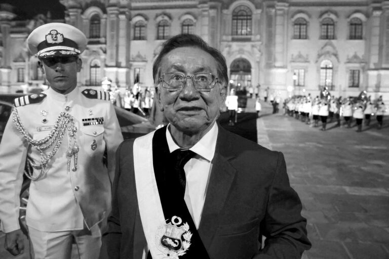 Luto total en el Perú, el socialismo nuevamente agarró el poder