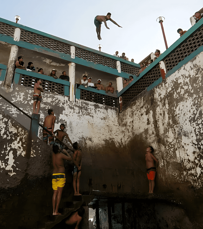 La Aguadita rinde homenaje a más de 48 adultos mayores