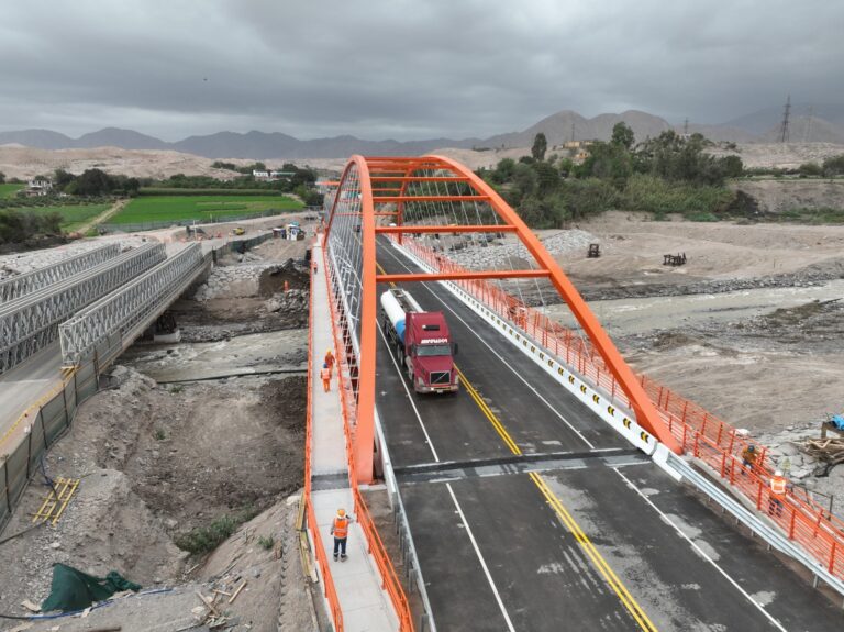 MTC pone en operación nuevo puente Montalvo en Moquegua