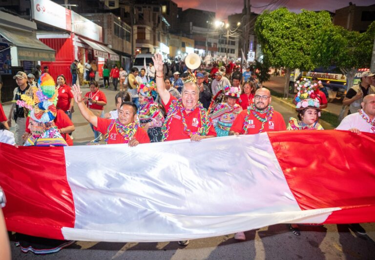 Trabajadoras del GORE Moquegua habrían sido presionadas para asistir a mitin de Mario Vizcarra