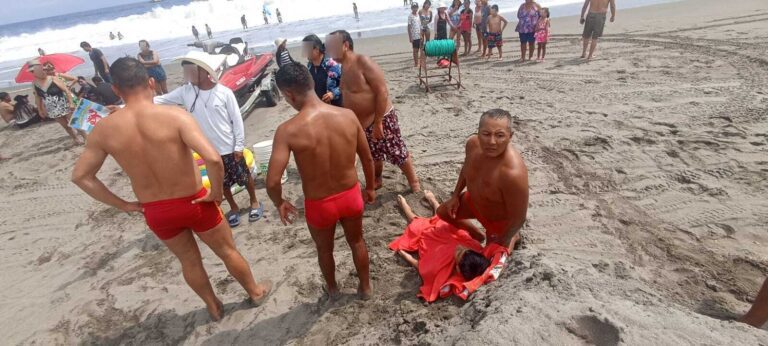 Intensa jornada de rescates en playas de Mollendo, Punta de Bombón y Camaná