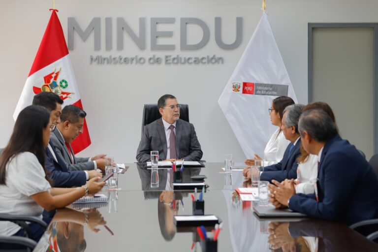Autoridades gestionan en el MINEDU pronta construcción del Instituto de Omate
