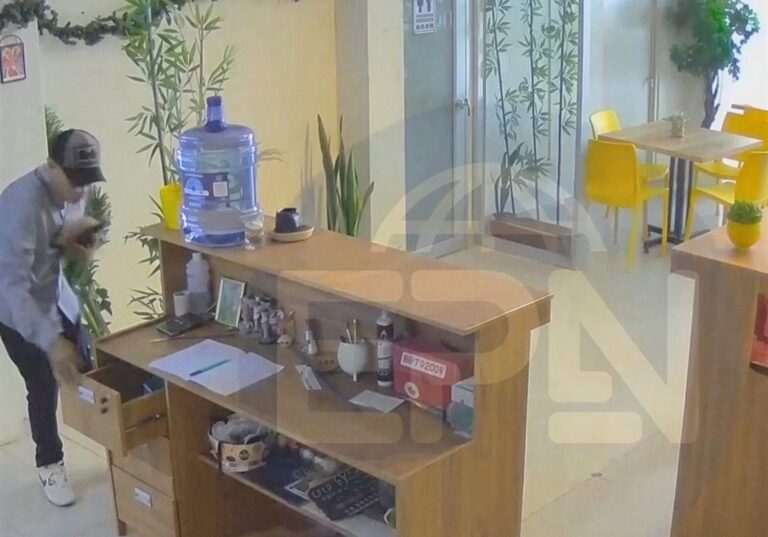 Robo exprés: cámaras captan hurto en pastelería de Ilo