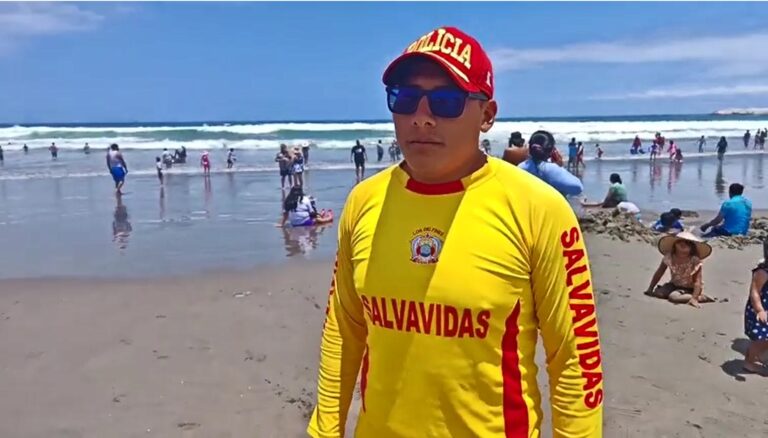 Bandera roja en playa Pozo de Lisas por presencia de corriente de retorno