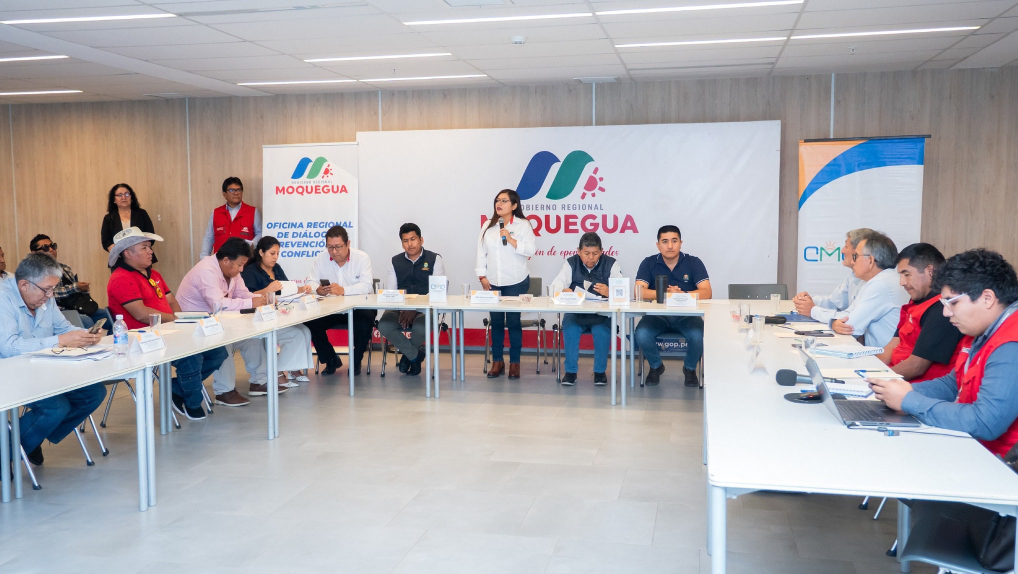 Trinquetes Políticos: Vizcarra se aleja de la punta… 1 Sesion CMQ 12022026 La Prensa Regional