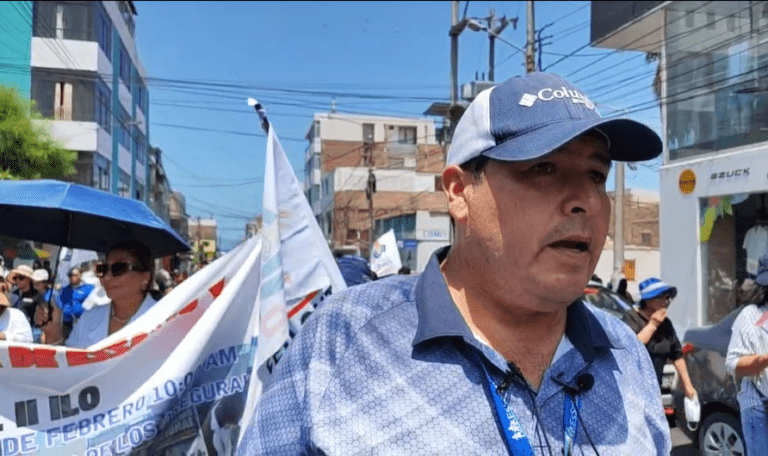 Trabajadores de EsSalud Ilo marchan y exigen nuevo hospital