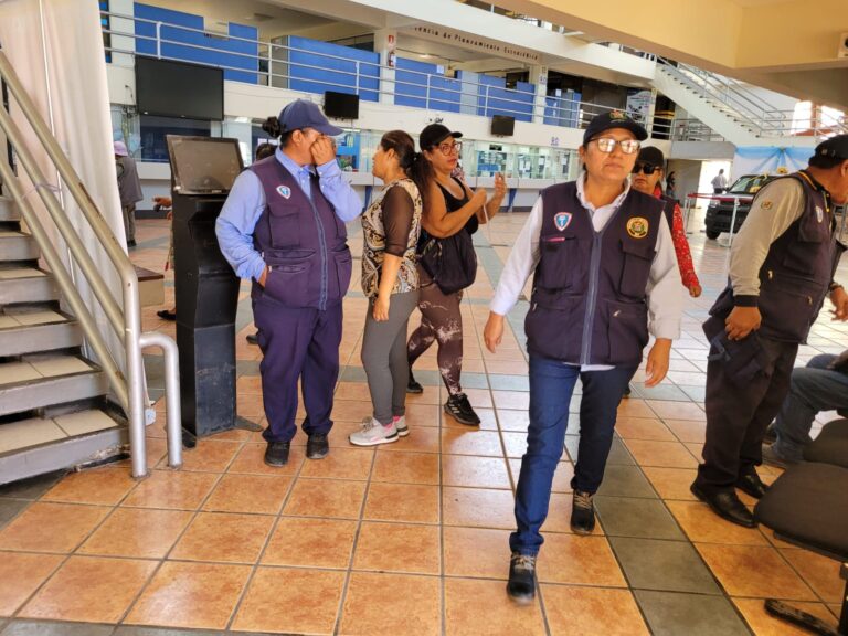 Trabajadores de la Municipalidad de Ilo denuncian falta de pago desde diciembre