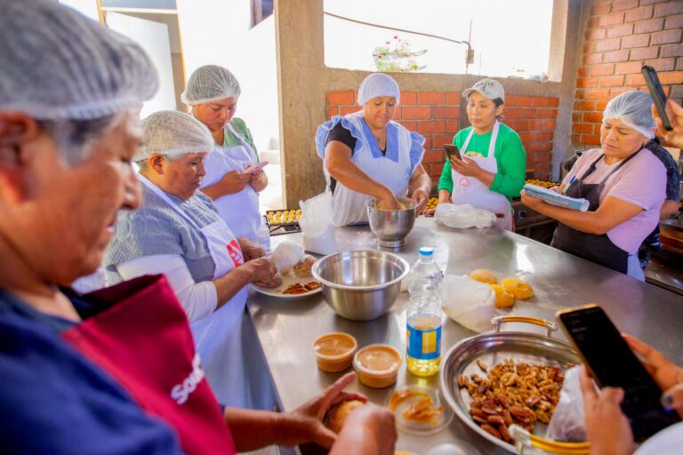 Vecinos de Torata se capacitan en actividades productivas