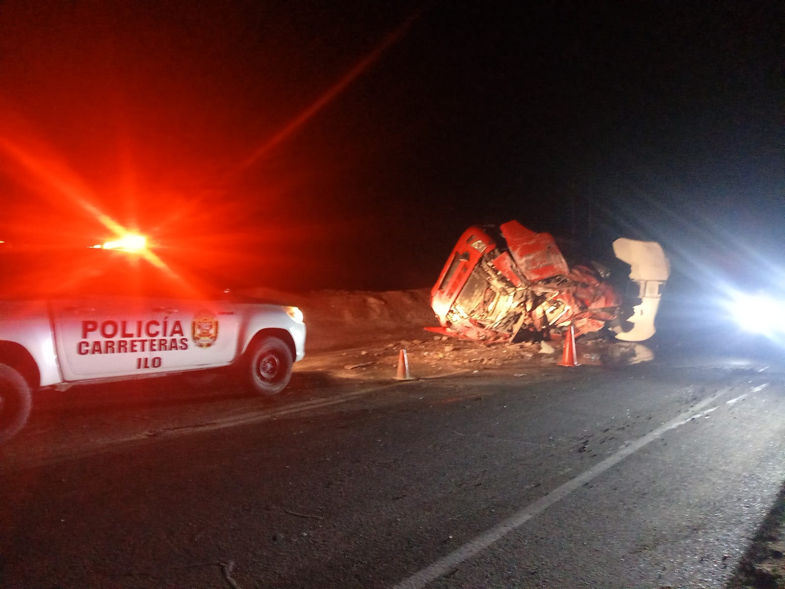 Despiste y volcadura en la Costanera Norte deja una mujer fallecida y conductor detenido 4 Volcadura de cisterna de Bolia deja un muerto via Mollendo Ilo 19022026 5 La Prensa Regional