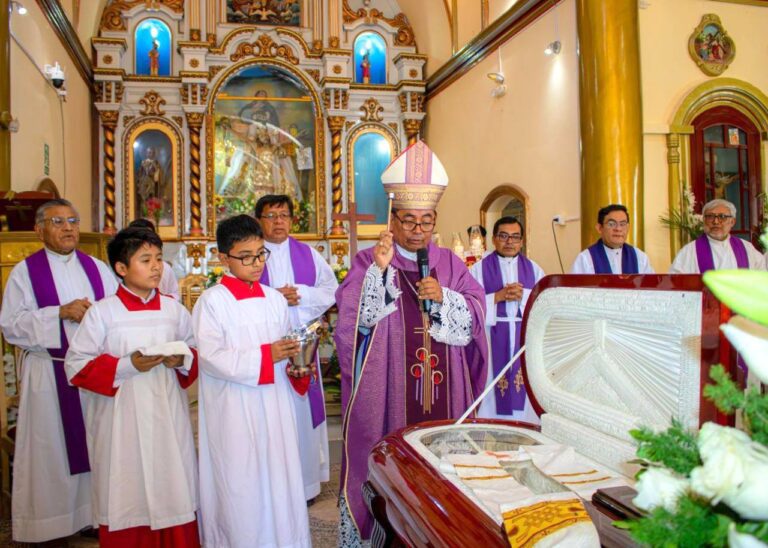 Edilberto Martínez: un sacerdote sonriente, sencillo y servicial