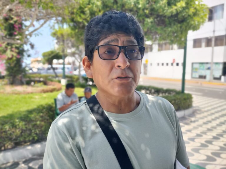 Trabajador denuncia presunta discriminación del director del colegio Deán Valdivia