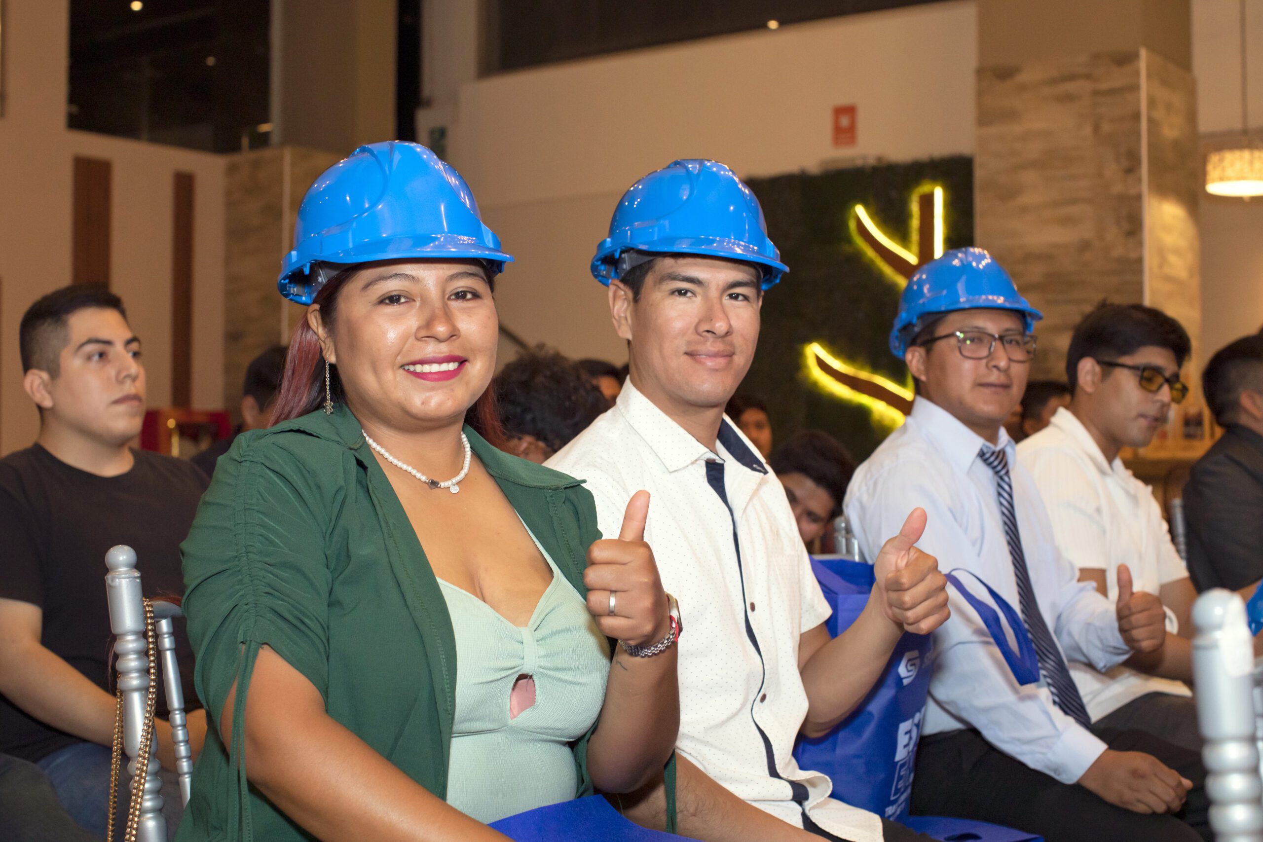 20 jóvenes ileños acceden a beca técnica con el programa Forjando Futuro de Southern Perú 4 Beca tecnica con el programa Forjando Futuro de Southern Peru 14032025 6 scaled La Prensa Regional