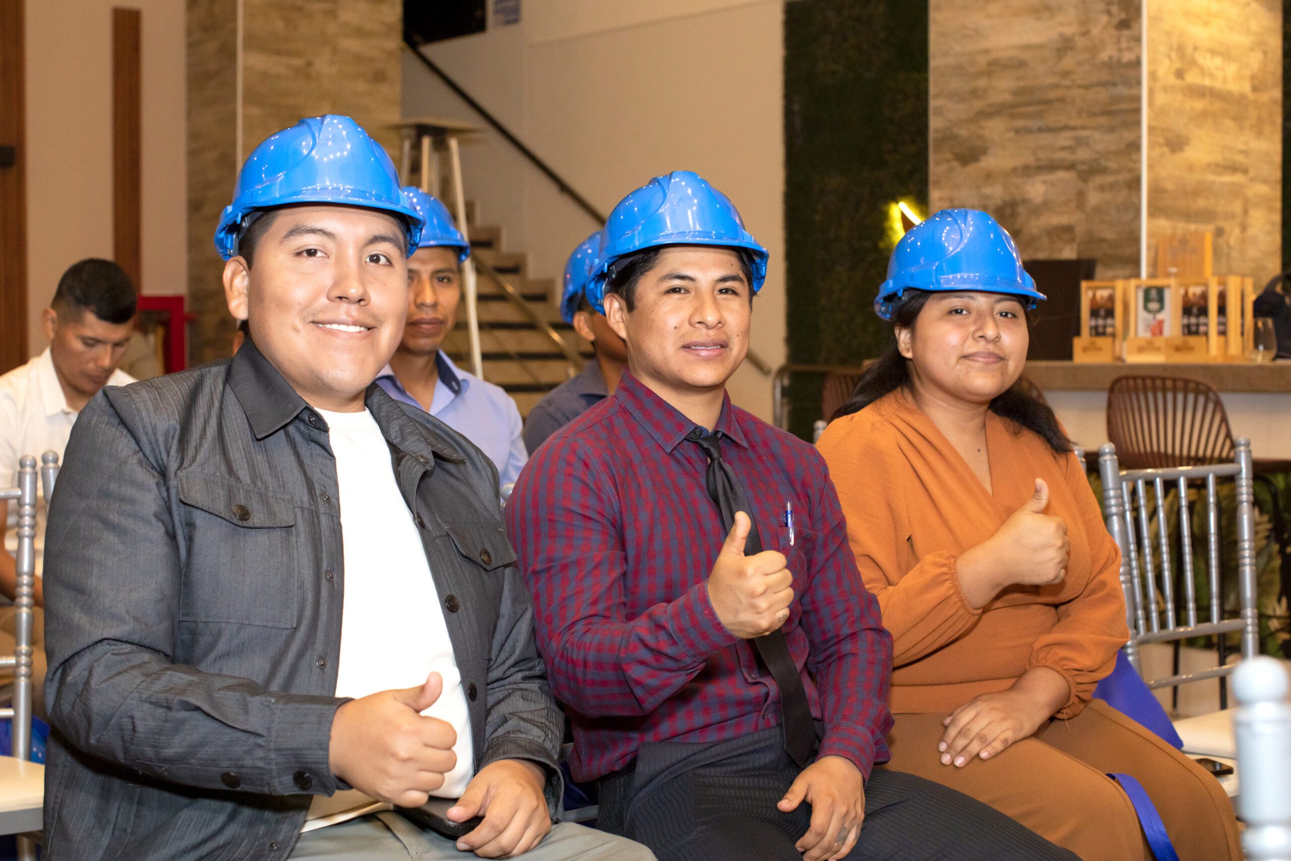 20 jóvenes ileños acceden a beca técnica con el programa Forjando Futuro de Southern Perú 5 Beca tecnica con el programa Forjando Futuro de Southern Peru 14032025 7 scaled La Prensa Regional