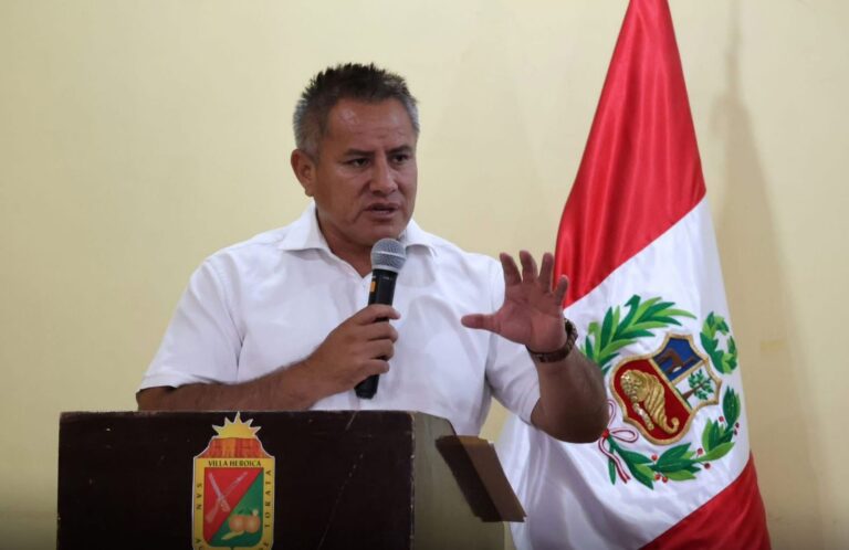 Municipalidad de Torata cambia a gerente municipal y designa a Willy Zeballos en el cargo