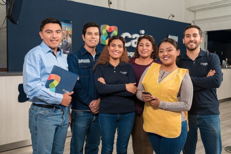 Caja Arequipa se posiciona como la entidad líder en experiencia del cliente en el sector microfinanzas
