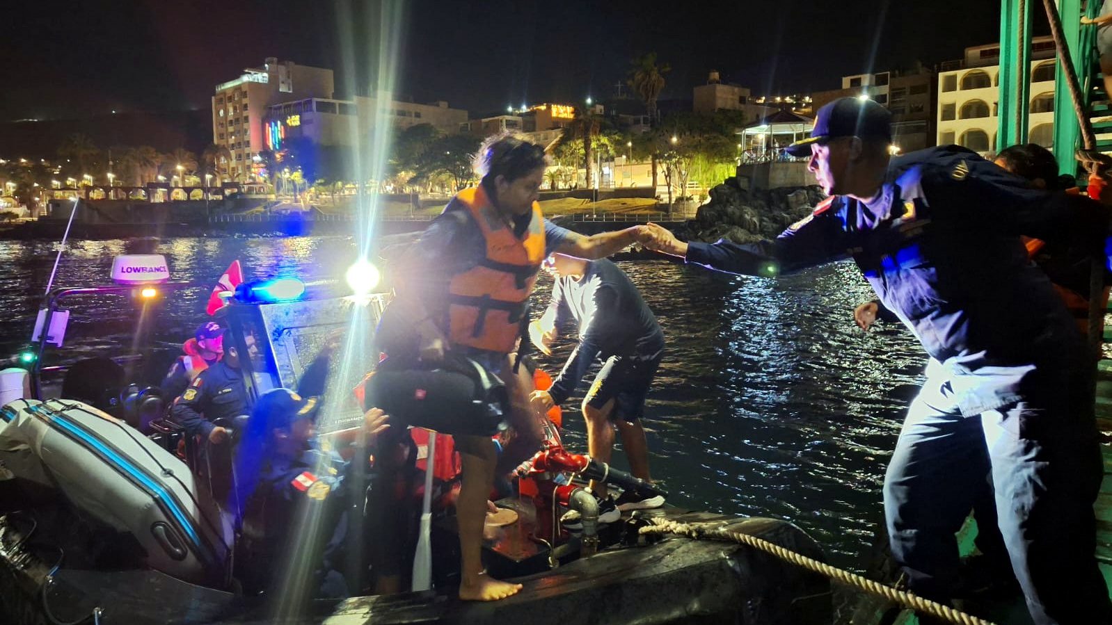 Capitanía de Puerto de Ilo rescata a 16 deportistas náuticos tras quedar a la deriva 1 Capitania de Puerto de Ilo rescata a 16 deportistas nauticos 07032026 2 La Prensa Regional