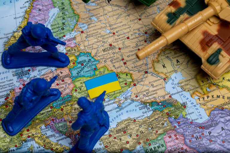 Homo homini lupus (El hombre es lobo para el hombre)