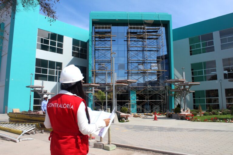Advierten deficiencias en mobiliario y contrataciones en biblioteca central de la UNAM