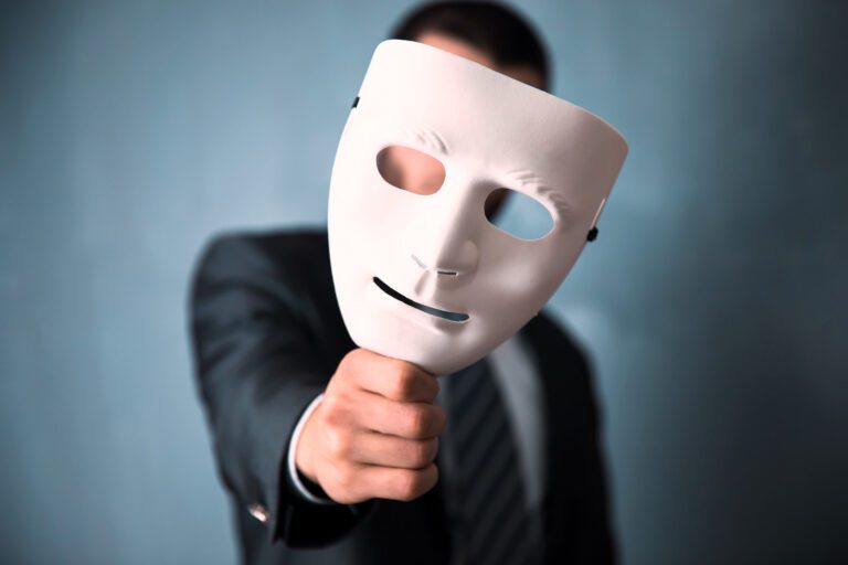El poder de la estupidez y la demagogia política