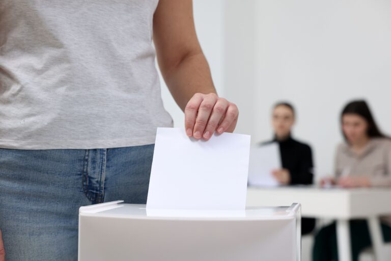 Trinquetes Políticos: Perfilando el voto para el 12 de abril