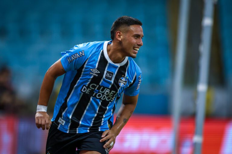 Erick Noriega se convierte en el futbolista peruano más cotizado