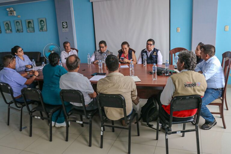 Supervisan servicios y obra del nuevo Centro de Salud Matarani