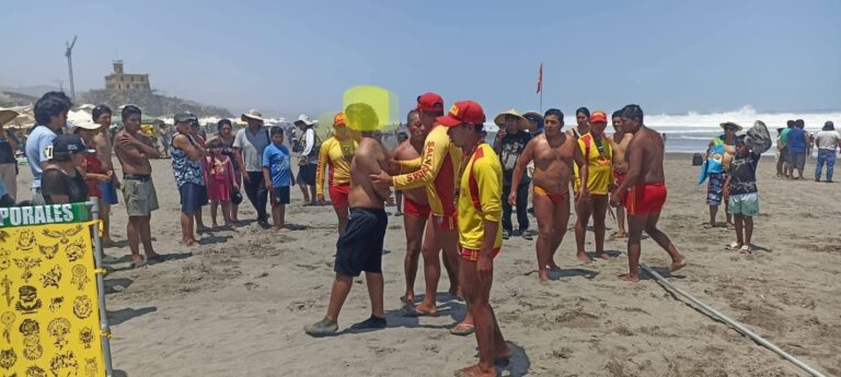 Intervienen a sujeto por dañar señalización de salvataje en playa de Mollendo