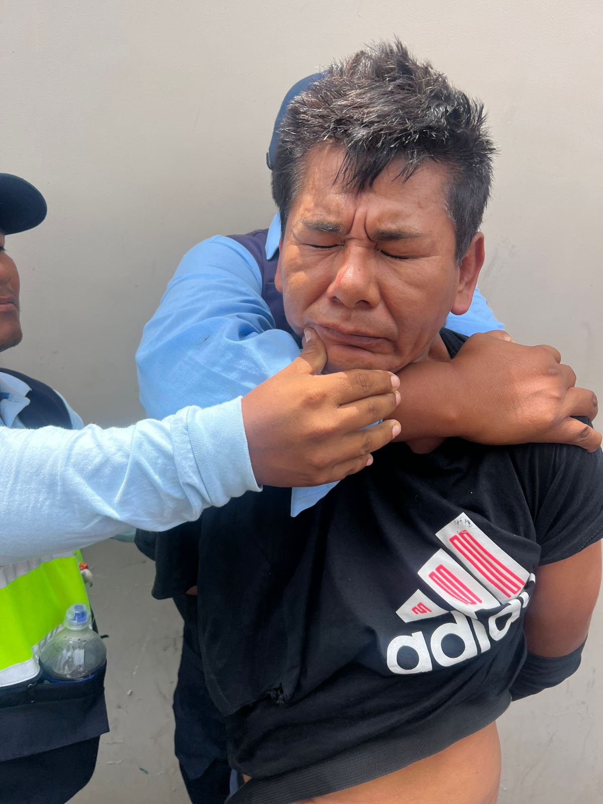 Ilo: Atrapan en flagrancia a sujeto que robaba autopartes de un vehículo 1 Intervienen a sujeto por robo de autopartes en Ilo 07032026 3 La Prensa Regional