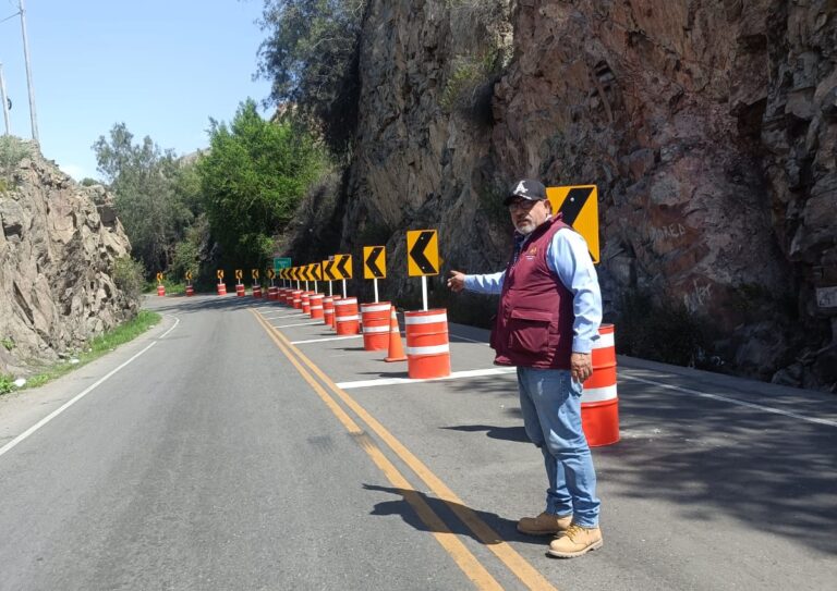Consejero Juan Carlos Huanca fiscaliza zona del colapso del puente Uchumayo