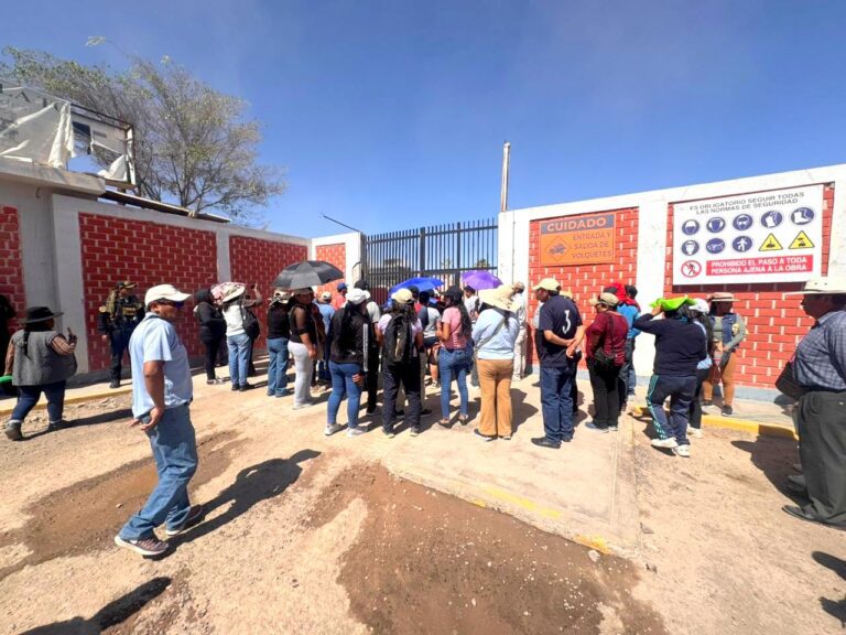 Padres de familia y Construcción Civil se dividen por obra del colegio Manuel C. de la Torre