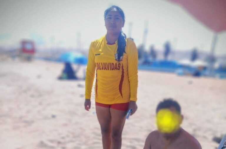 Rescatan a varón arrastrado por corriente en playa Boca del Río