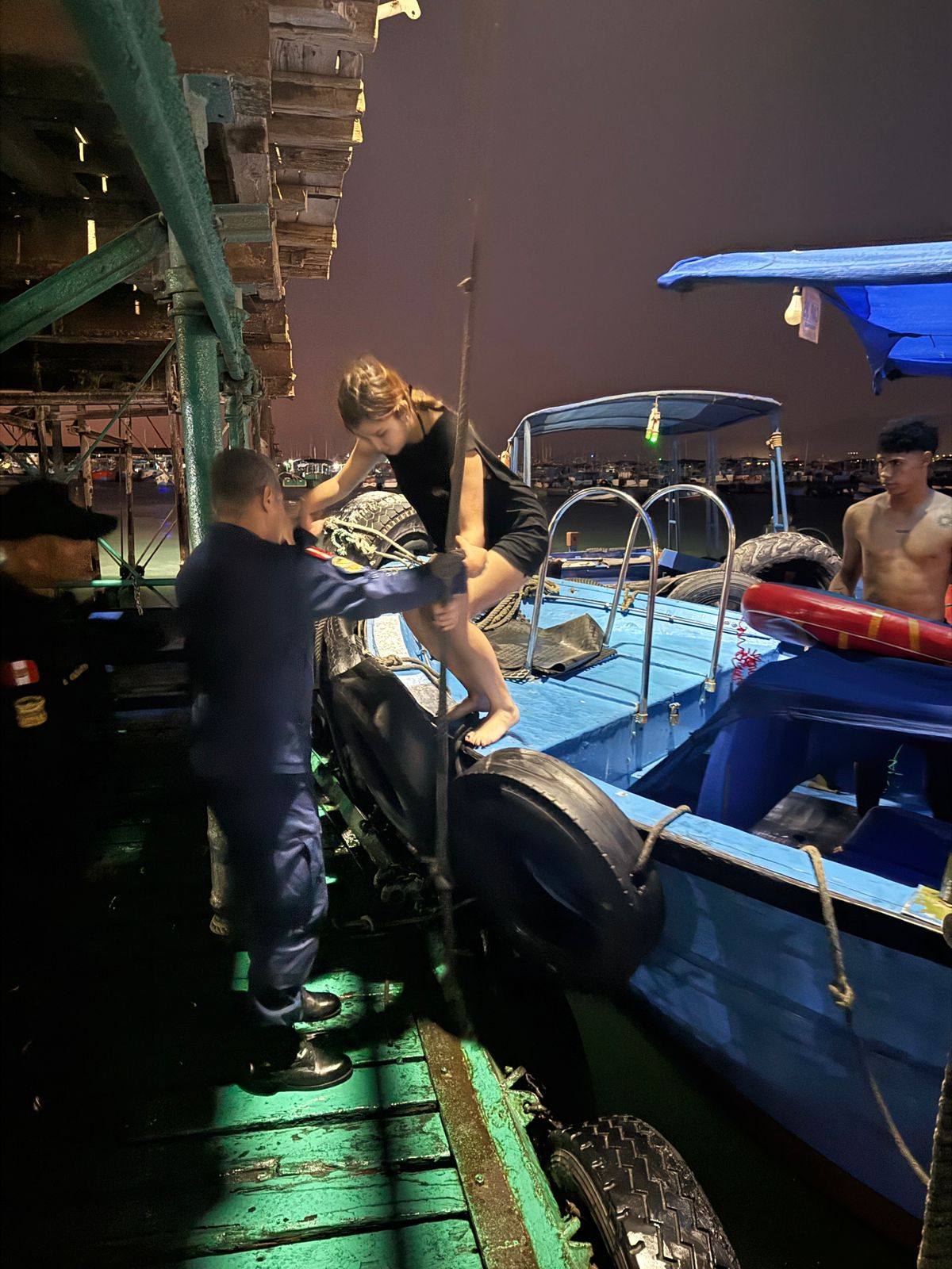 Rescatan a dos jóvenes que practicaban paddle frente a playa El Diablo 1 Rescatan a dos jovenes que practicaban paddle 03032026 4 La Prensa Regional