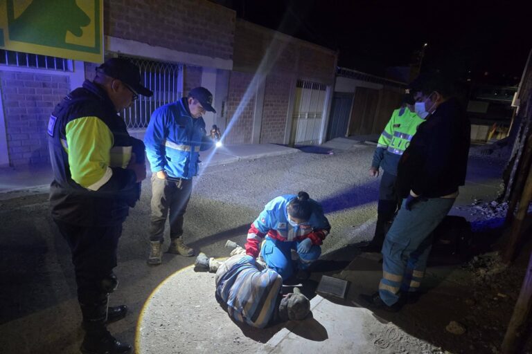 Serenos de San Antonio rescatan a adulto mayor desaparecido con signos de hipotermia