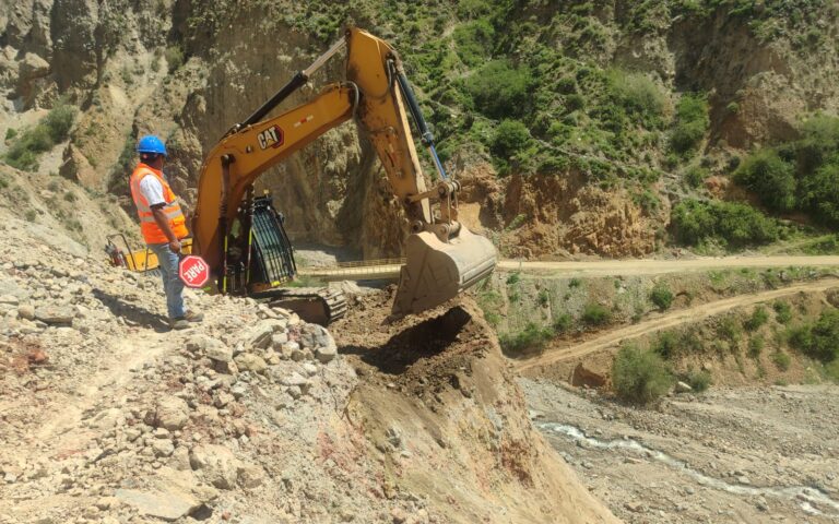 Anuncian restablecimiento del 95 % de la vía Sijuaya – Quinistaquillas