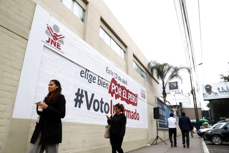 Sobre el voto informado en el Perú