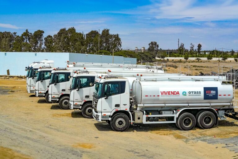 12 camiones cisterna fortalecen abastecimiento de agua potable